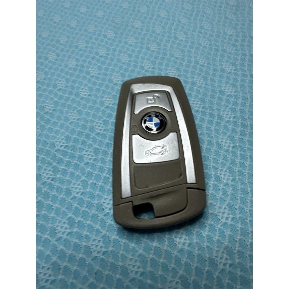 BMW Key Fob Keychain Car Dealer Replacement Key Untested - Picture 2 of 7
